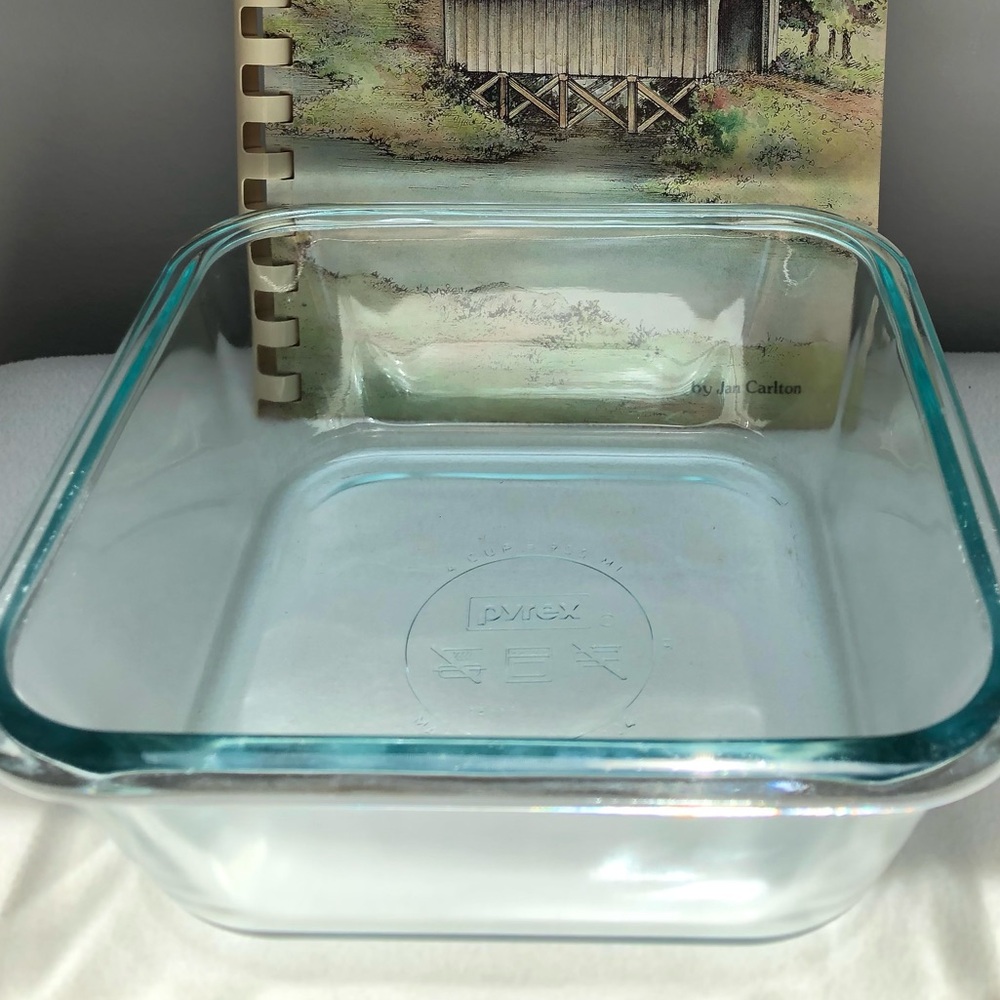 Vintage Pyrex Glass Blue 4 Cup Baking Dish & Shady Brook Farms Cookbook